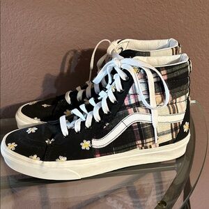 Vans Women's sk8  Black and White Floral Plaid High-Tops